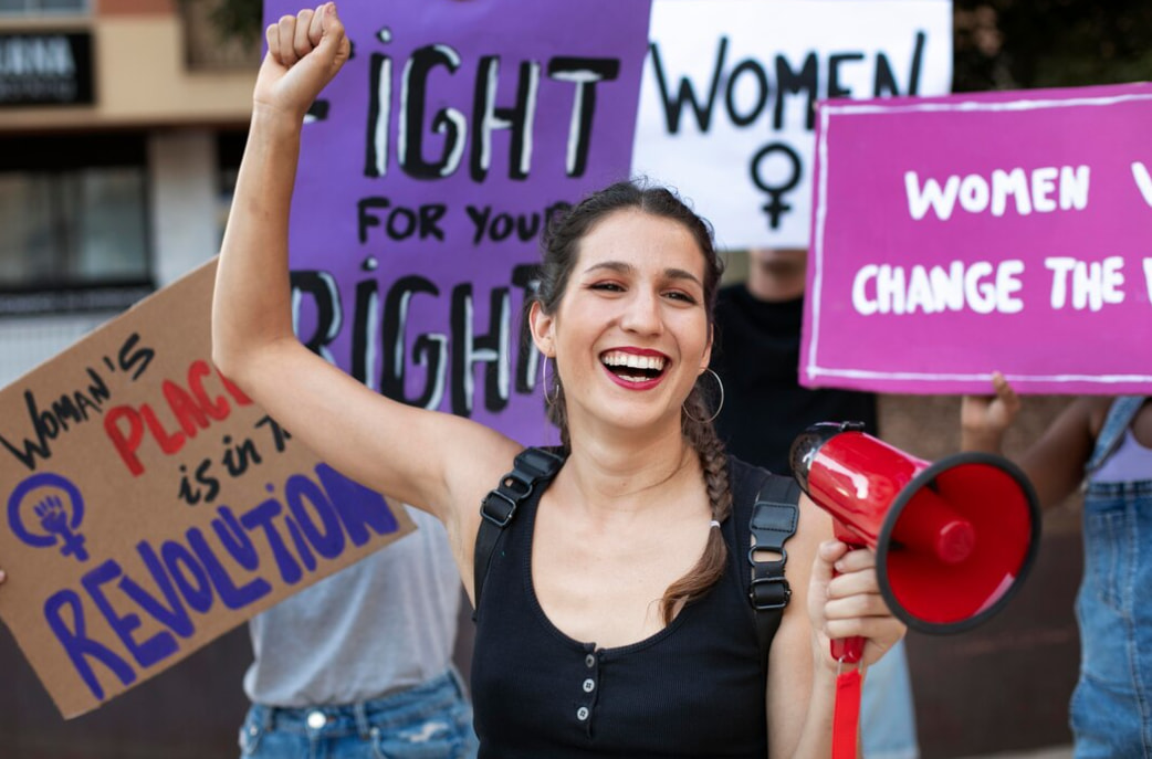 Queer- & Frauenstreik: Globale Solidarität Ausrufen